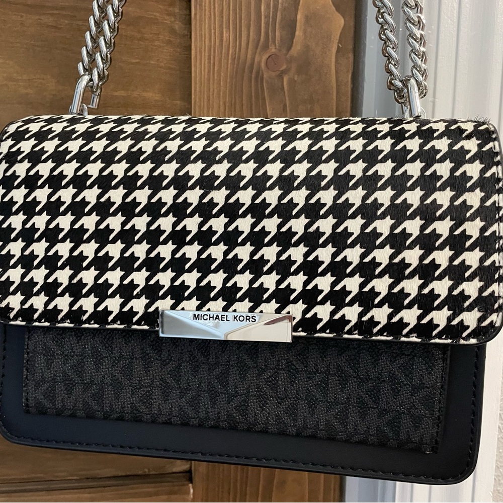 Michael Kors Black and White Houndstooth Shoulder Bag - Picture 5 of 8